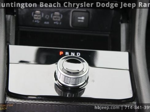 Used 2025 Jeep Grand Cherokee L Altitude image 16