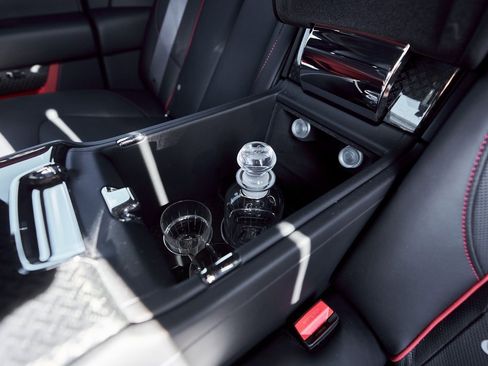 Used 2022 Rolls-Royce Cullinan Black Badge image 52