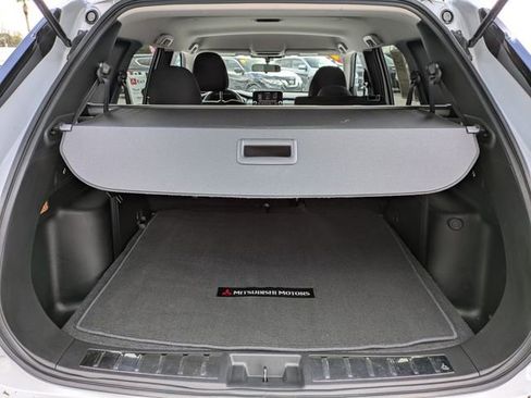 Used 2024 Mitsubishi Outlander ES image 13