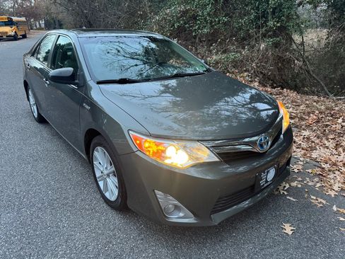 Used 2012 Toyota Camry XLE image 8