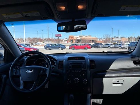 Used 2011 Kia Sorento LX w/ Convenience Pkg image 27