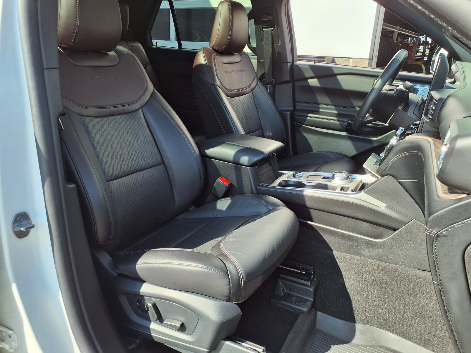 Certified 2023 Ford Explorer Platinum w/ Technology Package AWD/4WD image 8