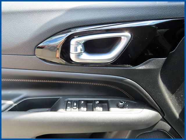 Used 2023 Jeep Compass Limited AWD/4WD image 12