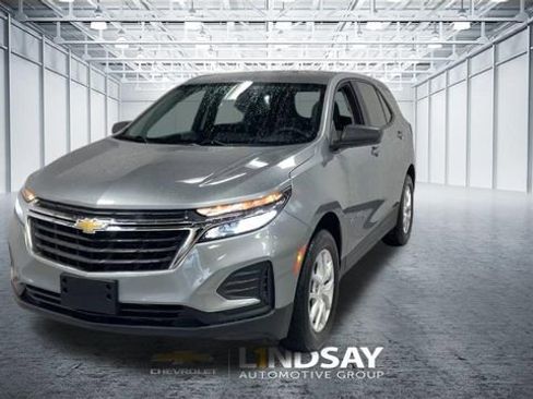 Used 2023 Chevrolet Equinox LS w/ LS Convenience Package image 5