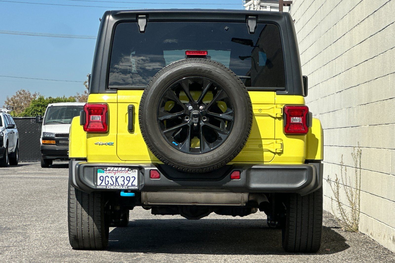Used 2023 Jeep Wrangler Unlimited Sahara AWD/4WD image 5