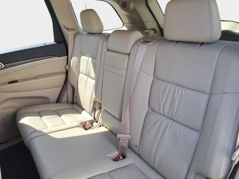 Used 2014 Jeep Grand Cherokee Limited image 15