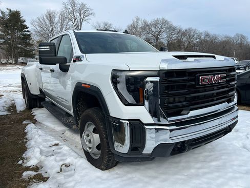 Used 2024 GMC Sierra 3500 Pro image 9