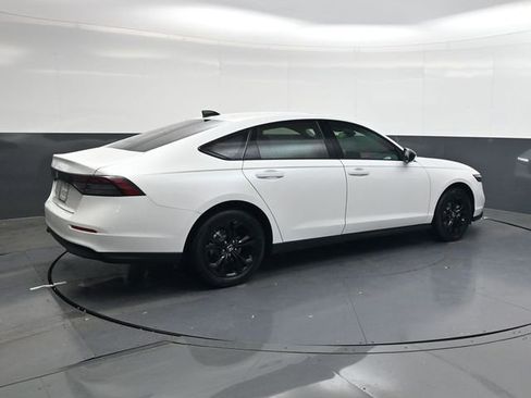 New 2025 Honda Accord SE image 4