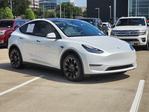 Used 2023 Tesla Model Y Long Range AWD/4WD image 3