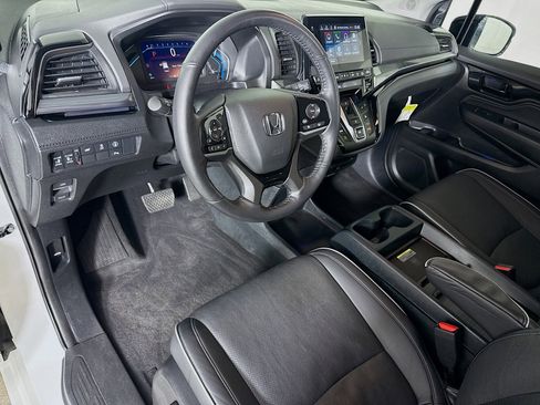 Certified 2024 Honda Odyssey Elite image 8