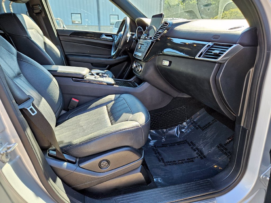 Used 2017 Mercedes-Benz GLS 450 4MATIC image 11