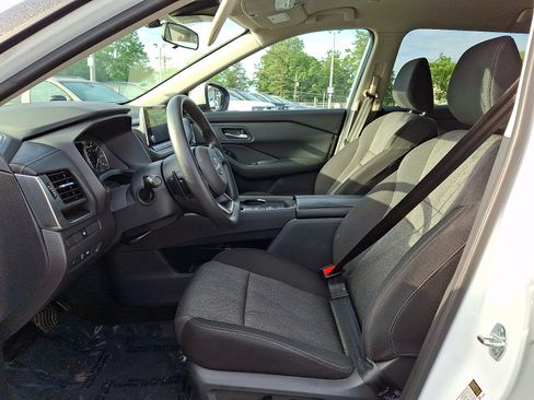 Used 2024 Nissan Rogue SV FWD image 14
