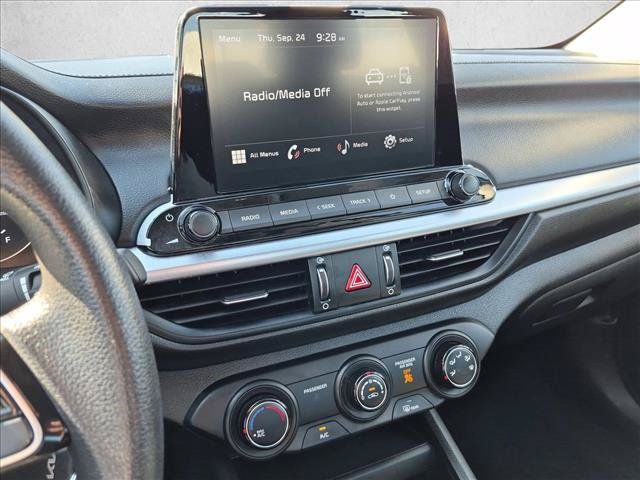 Used 2022 Kia Forte LXS FWD image 14