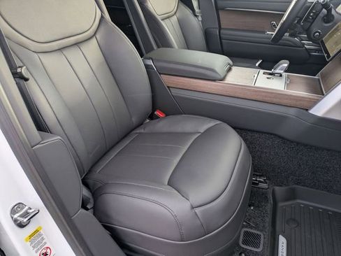 New 2026 Land Rover Range Rover SE image 18