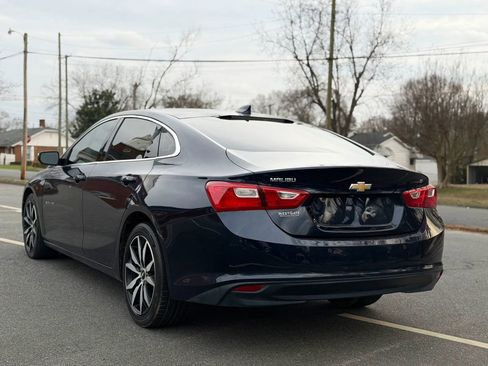 Used 2017 Chevrolet Malibu LT w/ Driver Confidence Package FWD image 4