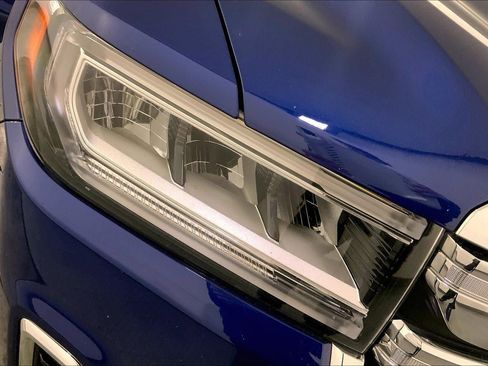 Used 2023 GMC Acadia SLE w/ Driver Convenience Package image 27