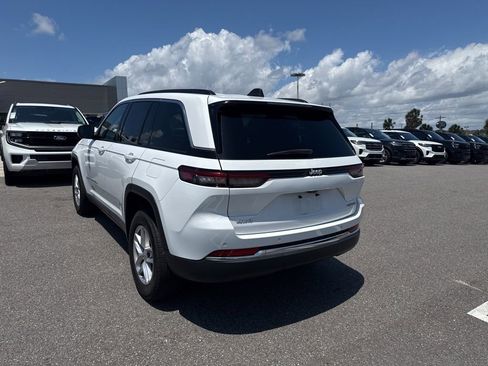 Used 2024 Jeep Grand Cherokee Laredo X AWD/4WD image 3