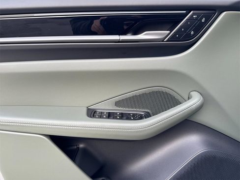 New 2025 Porsche Macan Electric image 12