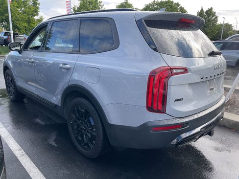 Used 2022 Kia Telluride EX w/ EX Premium Package image 2