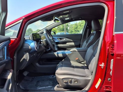 Used 2025 Chevrolet Equinox EV LT w/ Convenience Package FWD image 19