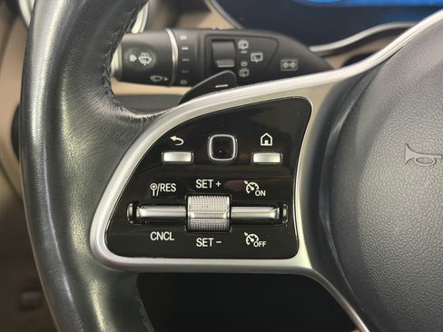 Used 2021 Mercedes-Benz GLC 300 4MATIC image 16