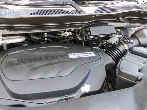 Used 2018 Honda Pilot Touring image 26