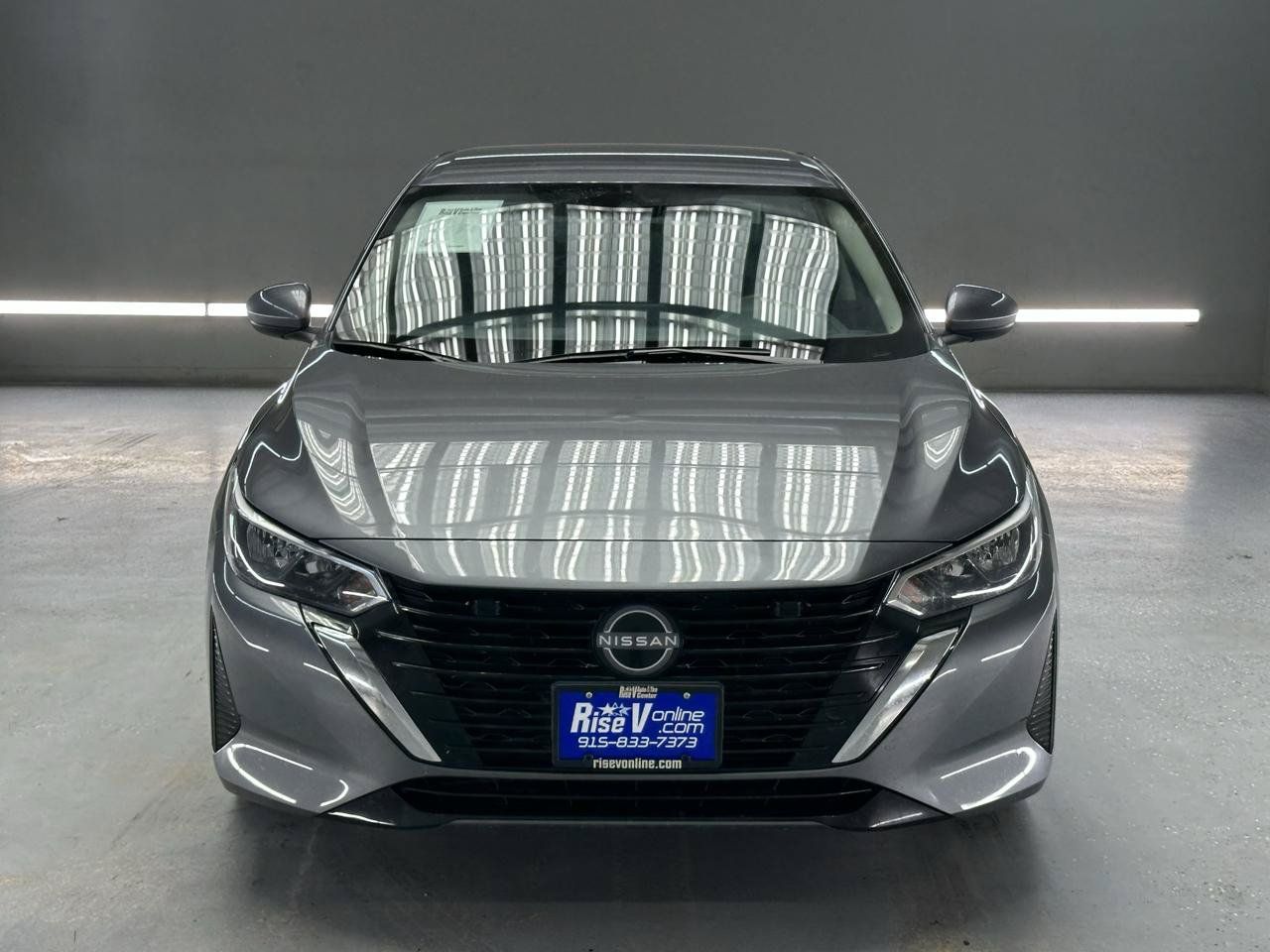 Used 2025 Nissan Sentra SV FWD image 2