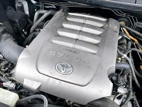 Used 2010 Toyota Tundra Limited AWD/4WD image 37
