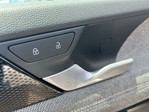 Used 2025 Volkswagen Tiguan S image 50