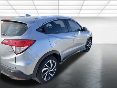 Used 2019 Honda HR-V Sport image 2