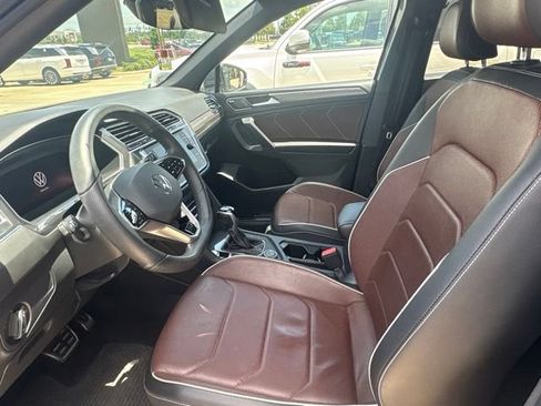 Used 2022 Volkswagen Tiguan SEL R-Line AWD/4WD image 11