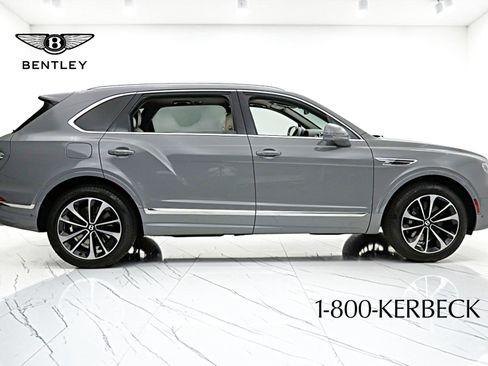 Used 2024 Bentley Bentayga Extended Wheelbase AWD/4WD image 18