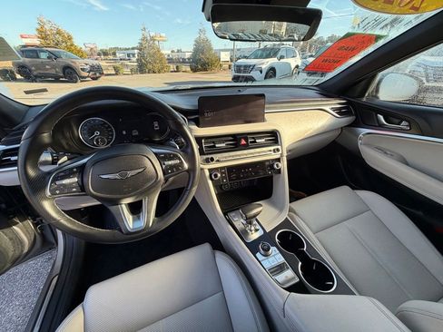 Used 2025 Genesis G70 2.5T image 19