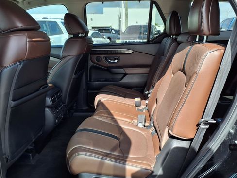 Used 2025 Honda Pilot Elite image 18