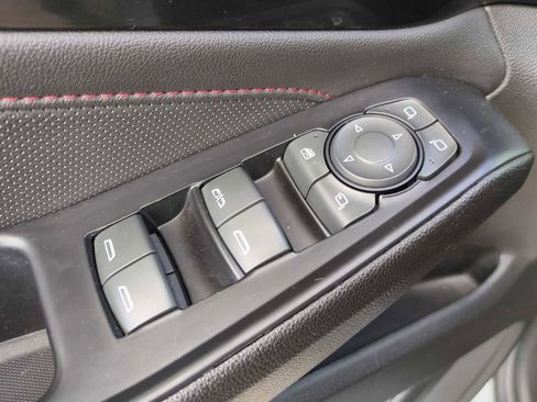 Used 2023 Chevrolet Traverse RS FWD image 23