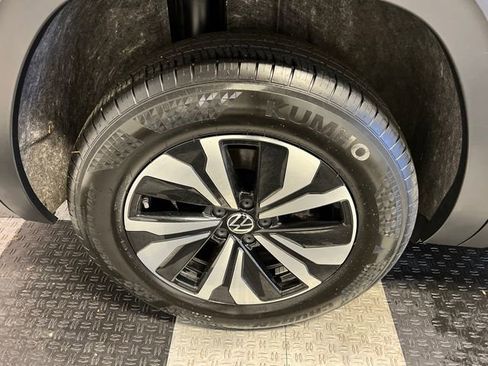 Used 2024 Volkswagen Atlas SE FWD image 14