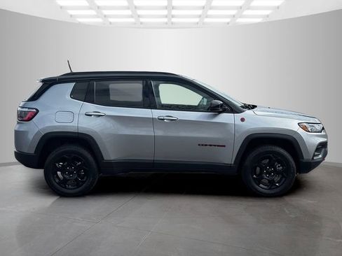 Used 2023 Jeep Compass Trailhawk w/ Trailhawk Convenience Group image 8