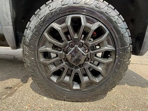 Used 2025 GMC Sierra 2500 Denali Ultimate AWD/4WD image 7