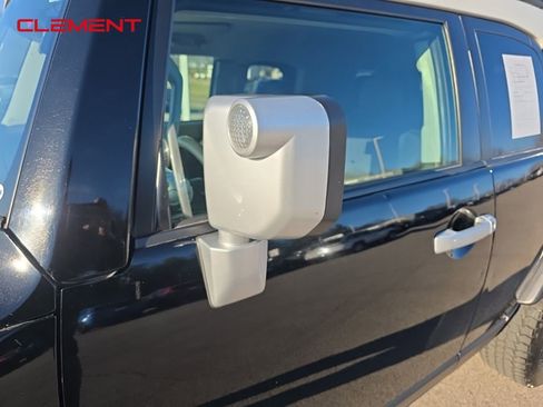 Used 2011 Toyota FJ Cruiser 2WD w/ Convenience Pkg image 4