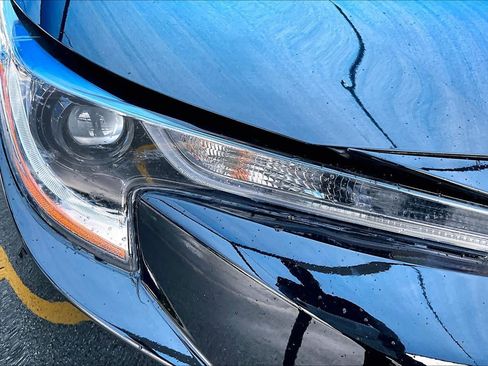 Used 2025 Toyota Corolla LE FWD image 28