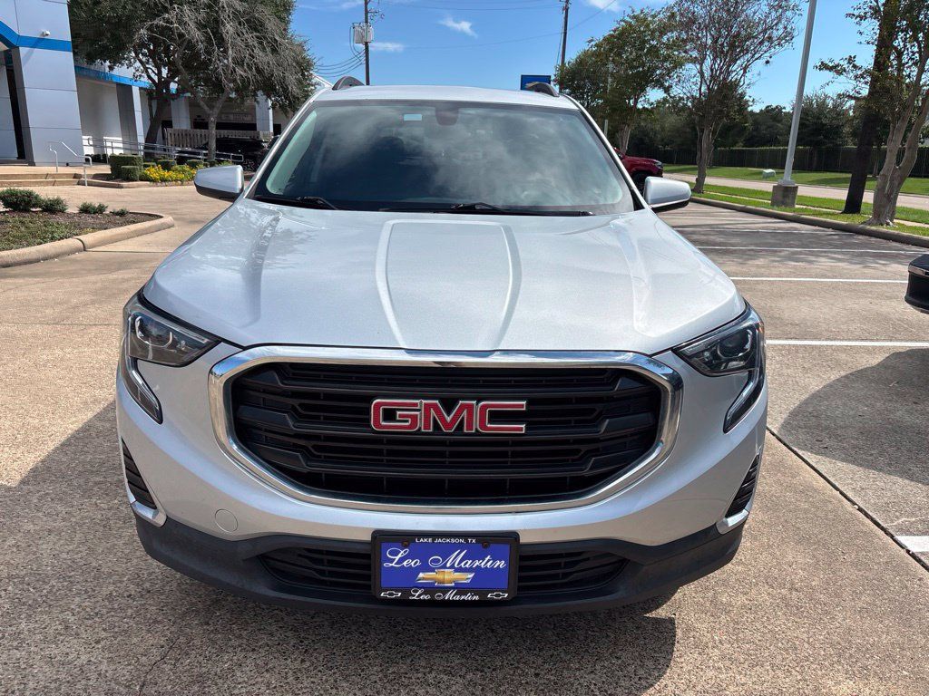Used 2019 GMC Terrain SLE w/ Driver Convenience Package FWD image 2