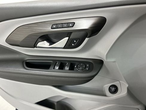 Certified 2022 GMC Terrain SLT w/ Tech Package AWD/4WD image 11