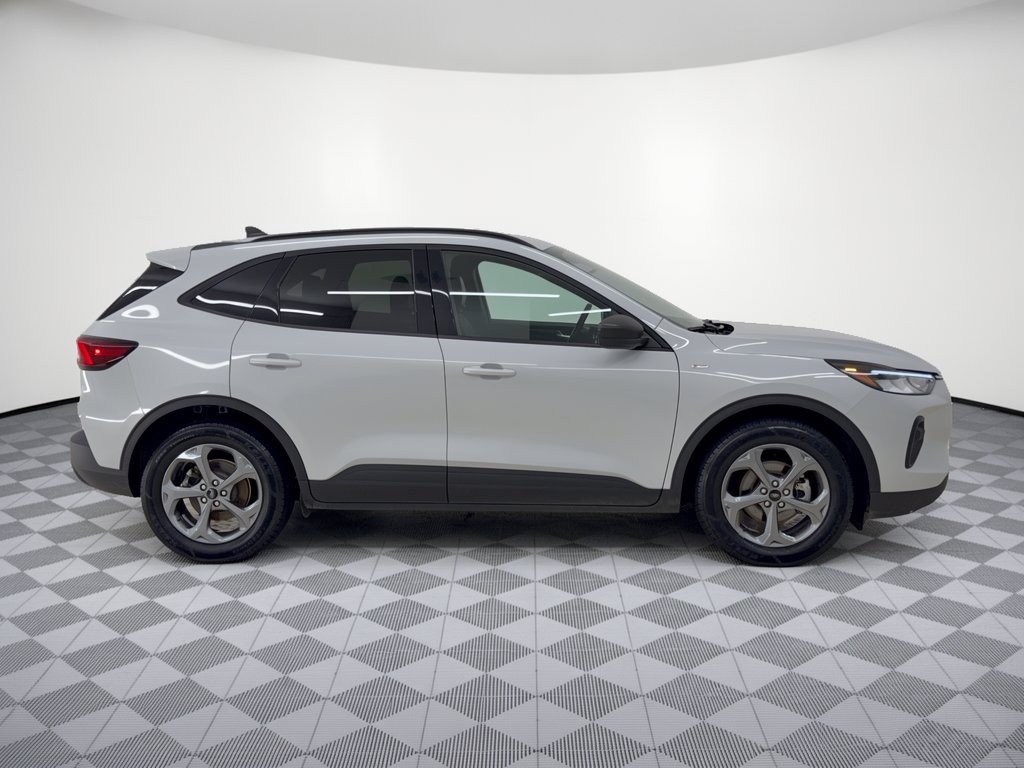 Used 2025 Ford Escape ST-Line FWD image 8