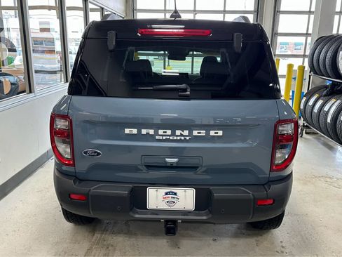 Used 2025 Ford Bronco Sport Badlands image 8