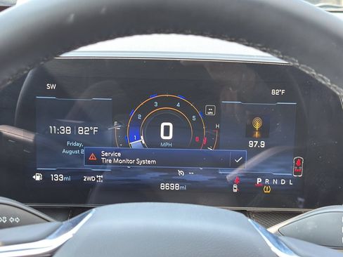 Used 2026 Chevrolet Equinox LT AWD/4WD image 12