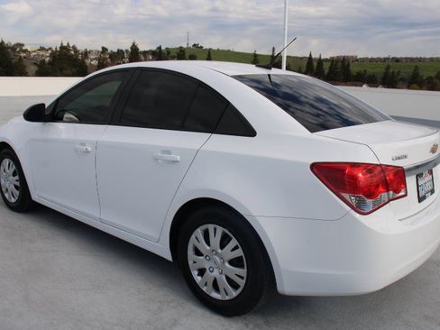 Used 2014 Chevrolet Cruze LS image 5
