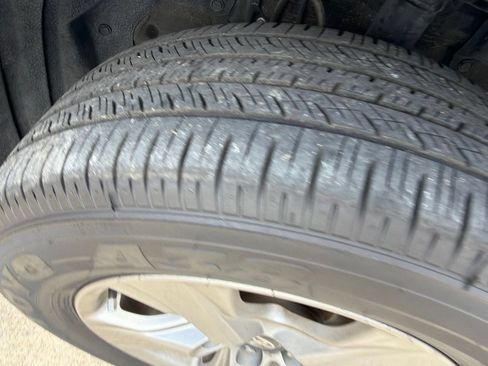 Used 2025 Toyota RAV4 XLE w/ Convenience Package FWD image 12