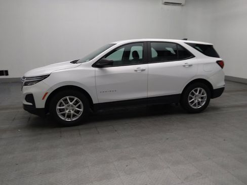 Used 2024 Chevrolet Equinox LS FWD image 2