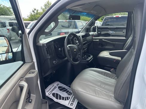 Used 2017 Chevrolet Express 2500 RWD image 11