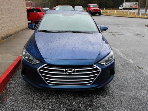 Used 2018 Hyundai Elantra SE w/ Cargo Package image 2